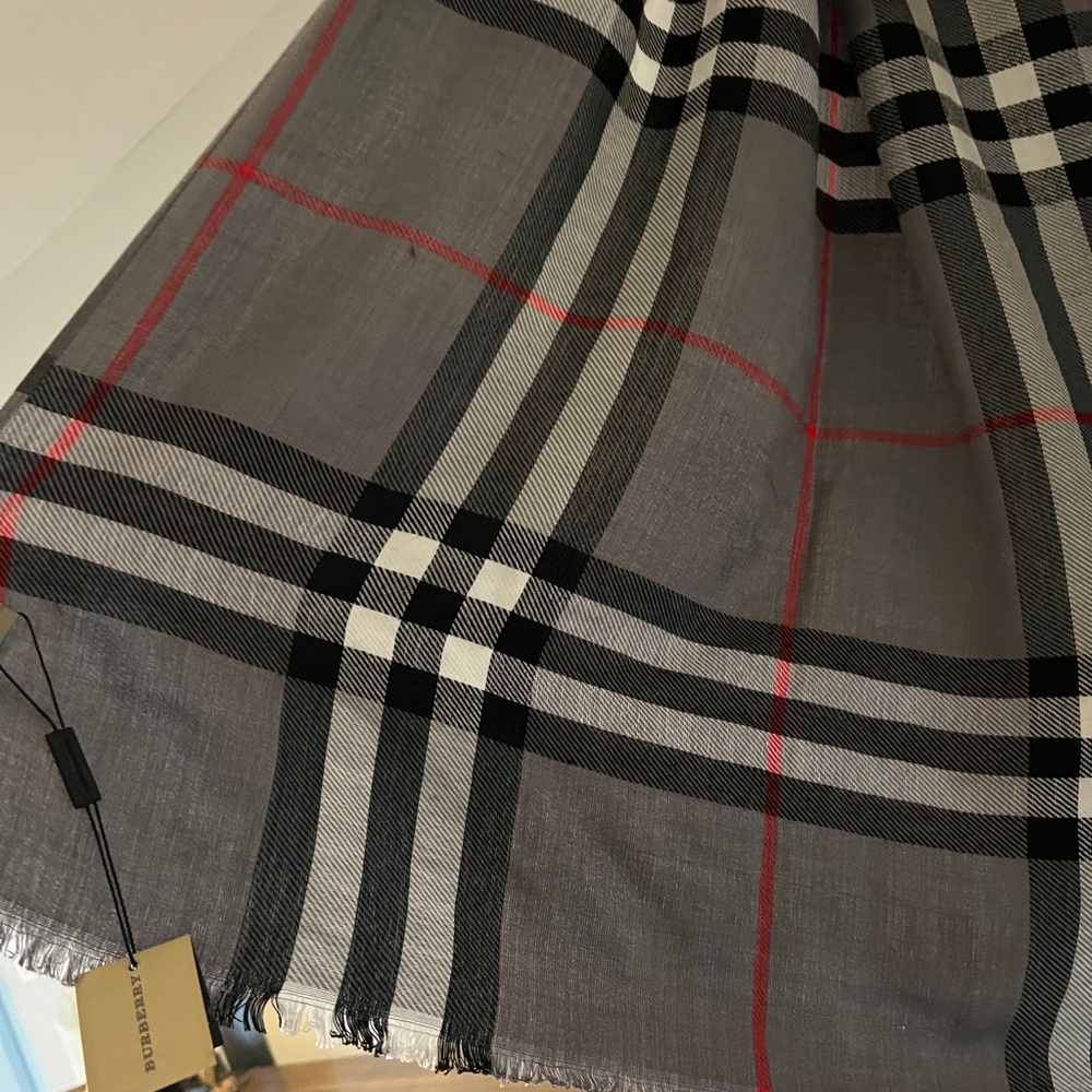 Burberry cashmere scarf, brand new with tags